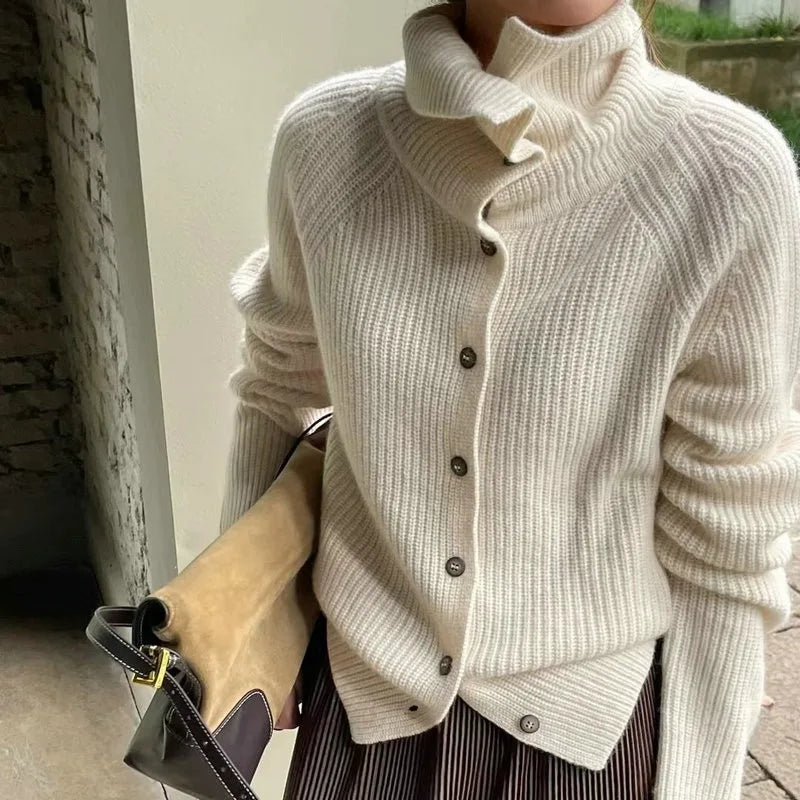 Homixa women's turtleneck sweater in relaxed fit, showcasing soft knit fabric and classic turtleneck design.