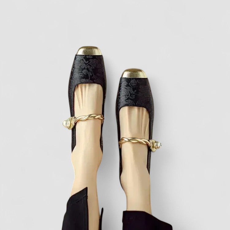 Homixa Mary Jane shoes for women with low heels, stylish and comfortable footwear featuring classic design and adjustable straps.