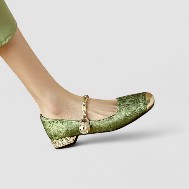 Homixa Mary Jane shoes for women with low heel, stylish and comfortable for everyday wear, featuring classic design and adjustable strap.