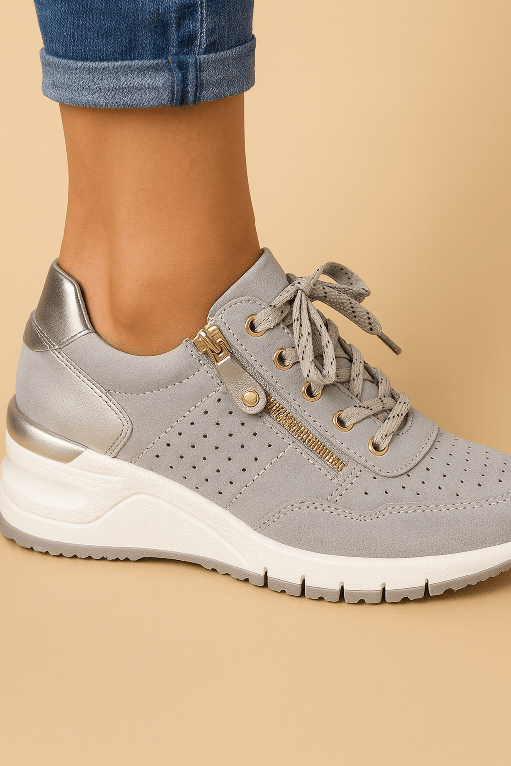 Gray Damen orthopädische Sneakers by Mainz-Mode, front view showcasing supportive, cushioned comfort shoes for women.
