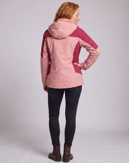 Homixa 2-in-1 polyester softshell jacket with detachable fleece inner layer, hood, and adjustable cuffs, perfect for versatile outdoor wear.