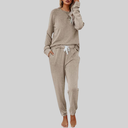 Mercer & Bloom JOCELYN™ casual long sleeve and sweatpants set in soft fabric, shown in a relaxed fit on a model.