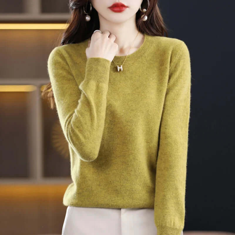 Homixa Belvia women's fine-knit crew-neck sweater with ribbed cuffs and solid-color finish, stylish and comfortable knitwear.