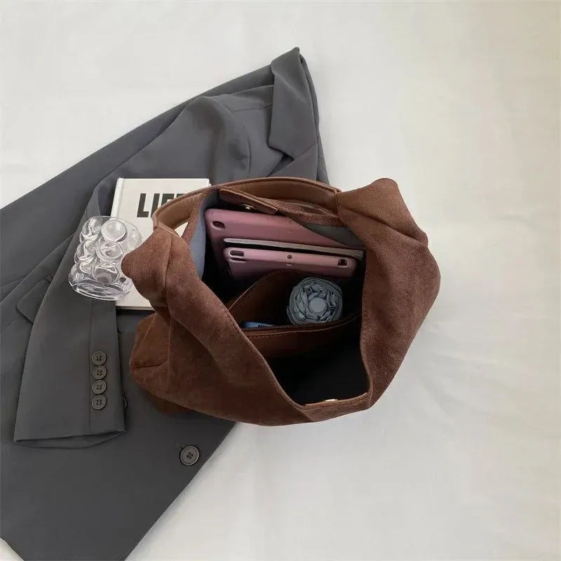 Homixa tote bag for women with pocket detail, stylish and practical accessory for everyday use.