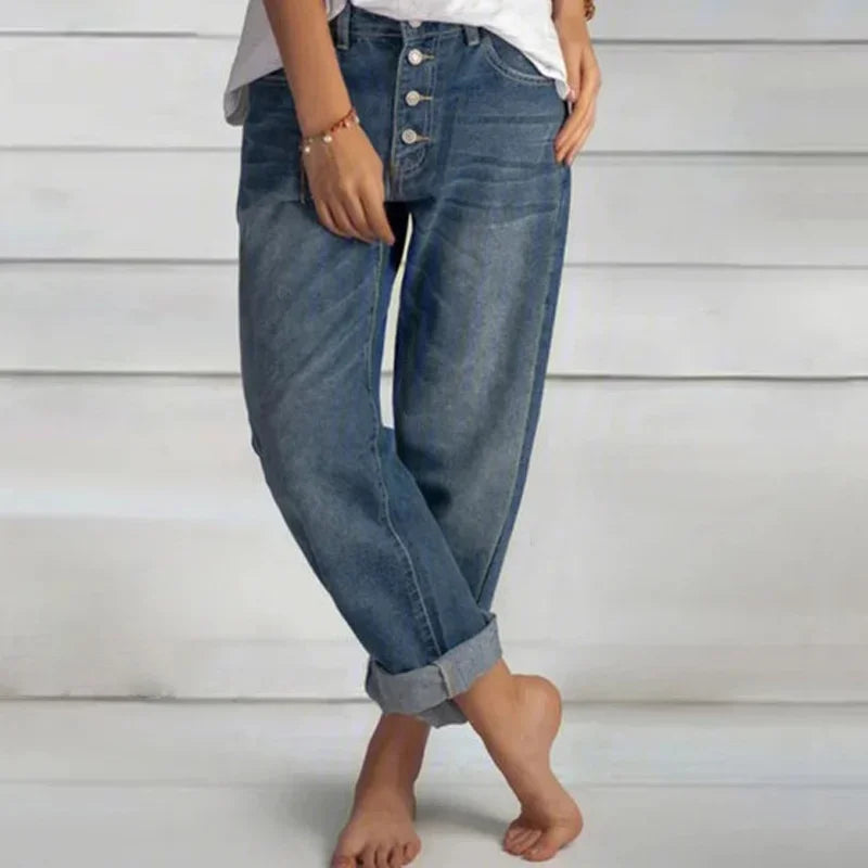 BVNV Tove relaxed stretch jeans for women, high-waist, straight-leg, versatile denim pants with simple, classic design.