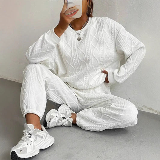 Loppist DALI™ Comfy long sleeve sweatshirt and matching sweatpants set in soft fabric, displayed in a relaxed indoor setting.