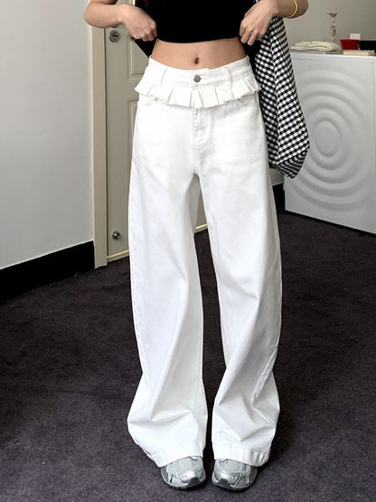 Loppist PAISLEY™ wide-leg jeans with elegant lace trim, featuring a relaxed fit and stylish design, shown on a model.