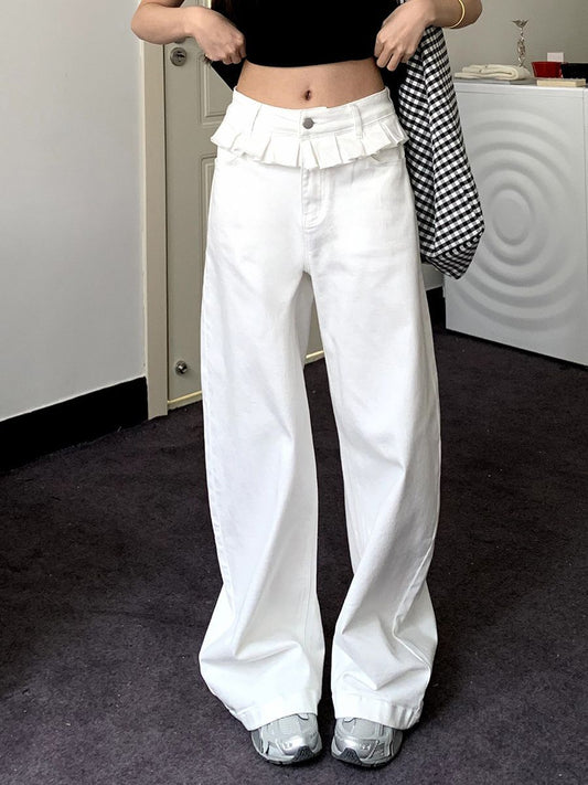 Loppist PAISLEY™ wide-leg jeans with elegant lace trim, featuring a relaxed fit and stylish design, shown on a model.