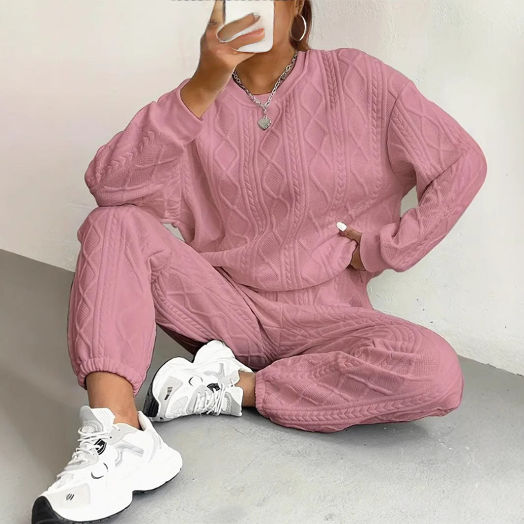 Loppist DALI™ Comfy long sleeve sweatshirt and matching sweatpants set in soft fabric, shown in a cozy indoor setting.