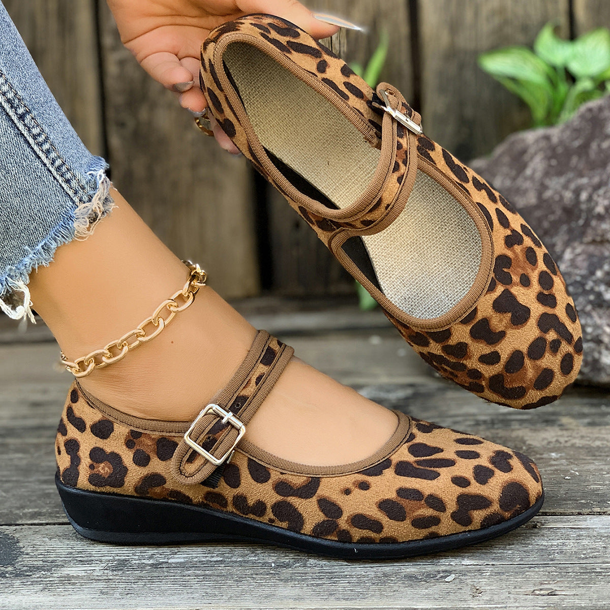 Homixa women's Mary Jane shoes with buckle detail, stylish black footwear with rounded toe and classic design.