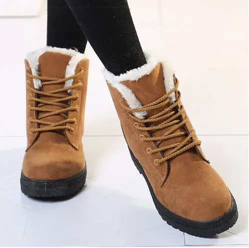 Homixa Blake women's lace-up snow boots with plush collar and lugged platform sole, designed for winter warmth and style.