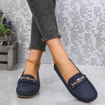 Homixa solid-color moccasins loafers featuring a heart ornament, with a close-up view of the stylish design and textured material.