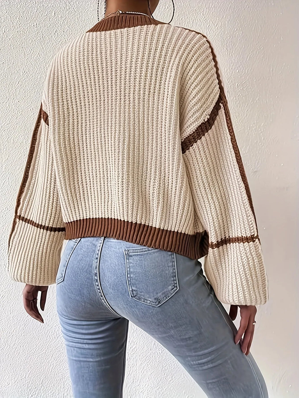 Homixa elegant polyester cardigan for spring, showcasing a soft, lightweight knit with a relaxed fit and classic design.