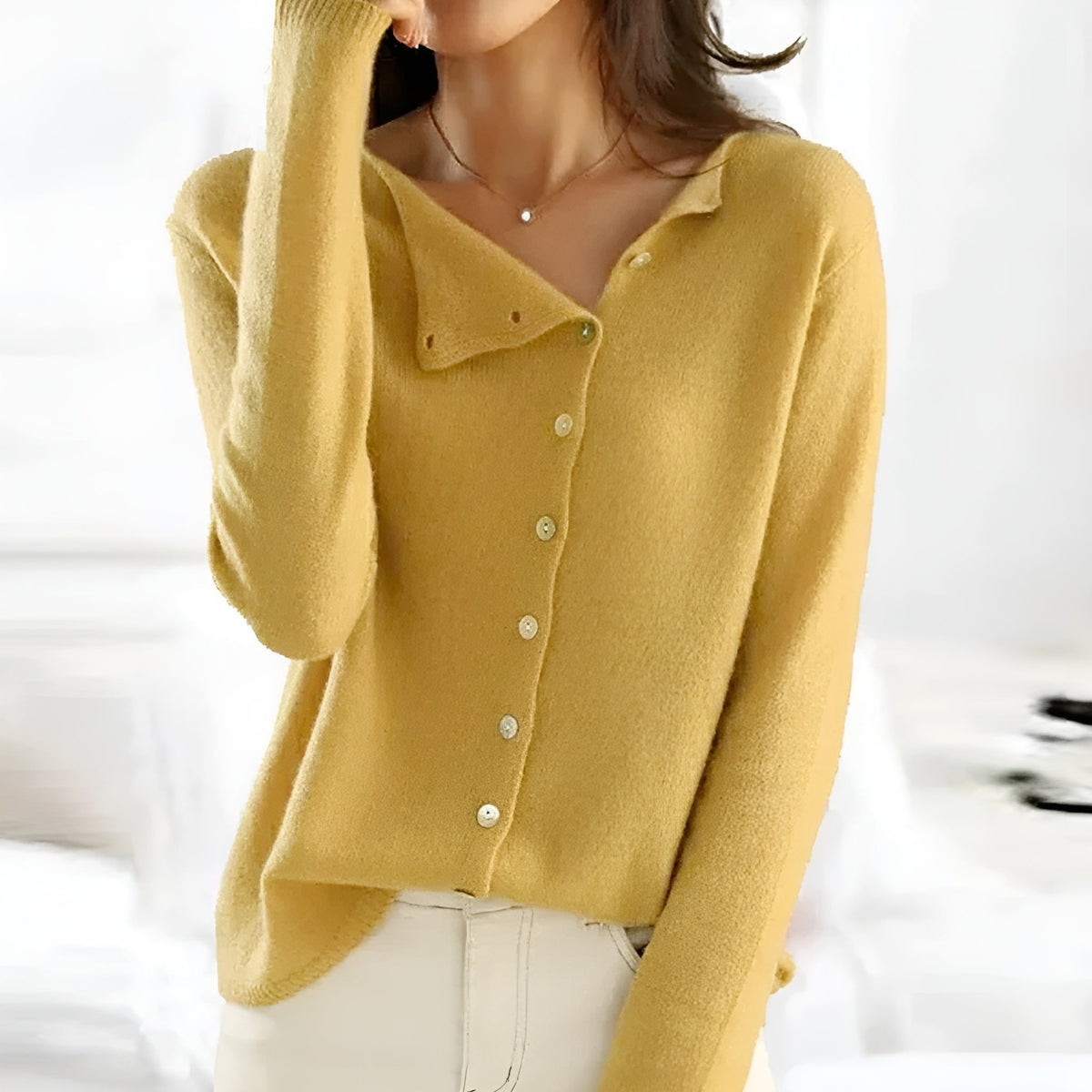 Sarah & Kate Charleston Cashmere Luxury Cardigan in soft beige, featuring a relaxed fit and elegant knit texture.