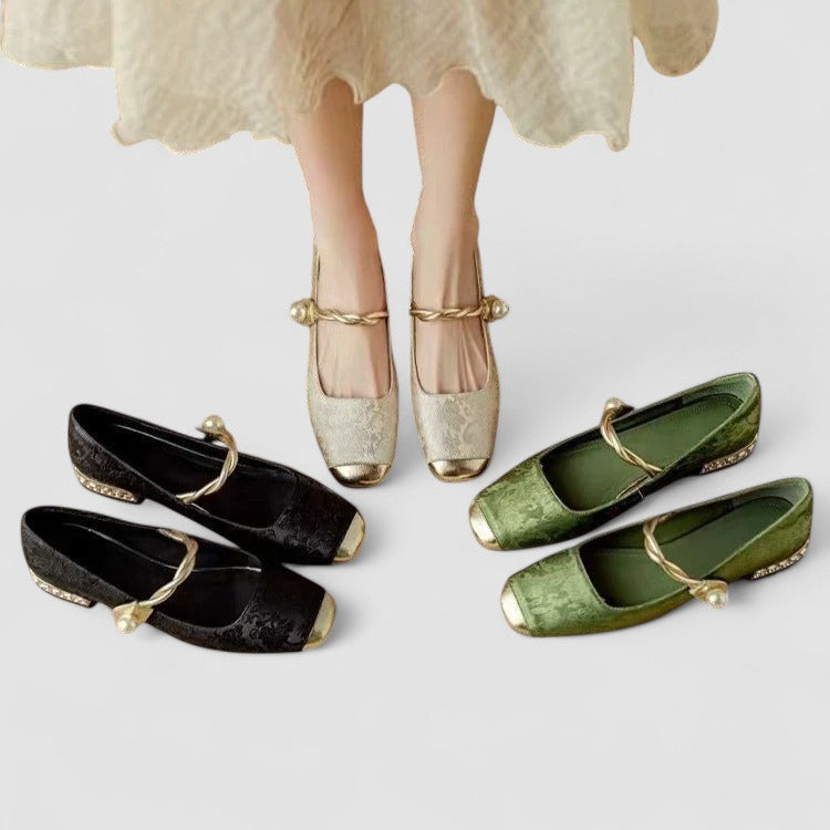 Homixa Mary Jane shoes for women with low heels, stylish and comfortable footwear, shown in a classic design.