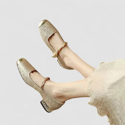Homixa Mila women's mary jane shoes with low heel and adjustable strap, showcasing comfortable everyday footwear with stylish design.