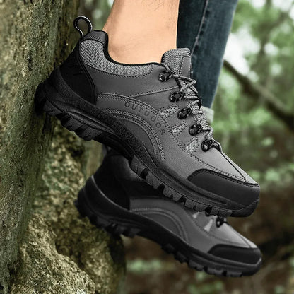 Unisex Homixa walking shoes in relaxed fit, featuring breathable material and casual design for comfortable everyday walking.