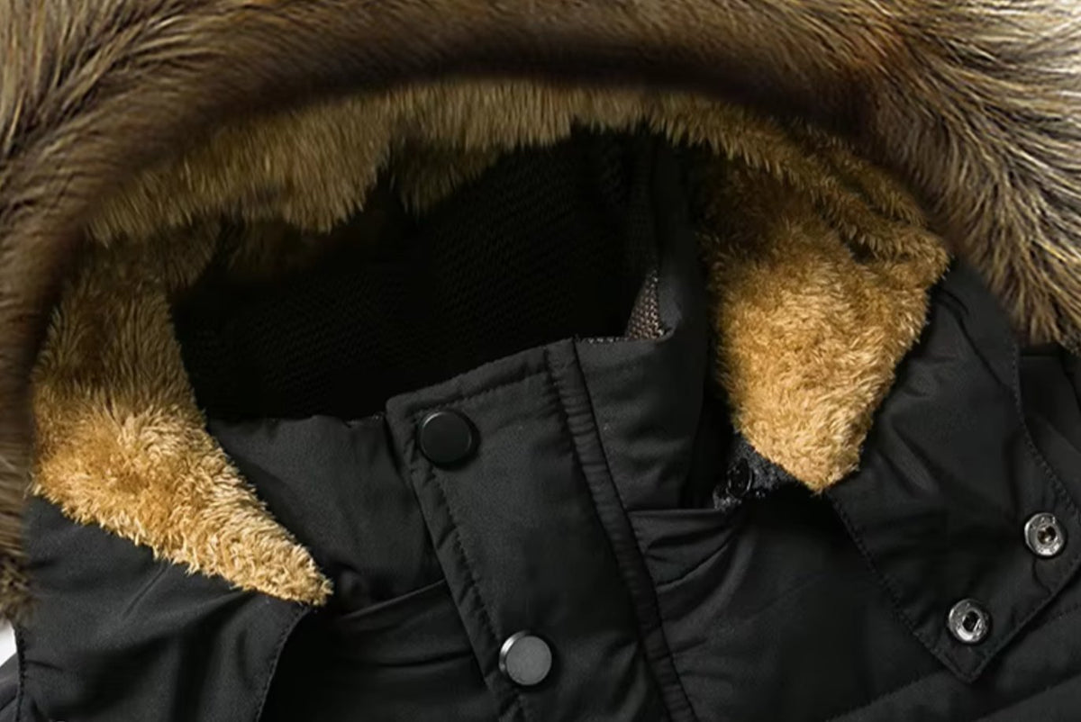 Men's Homixa windproof fur-lined hooded winter parka with quilted padding and zip pockets, suitable for cold weather.