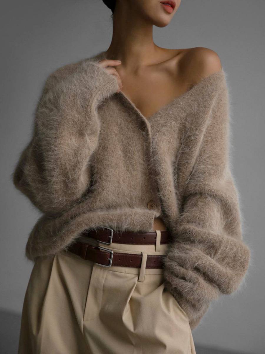 Tessa's Shop Grace oversized cashmere cardigan for women, button-up style with a cozy, relaxed fit.