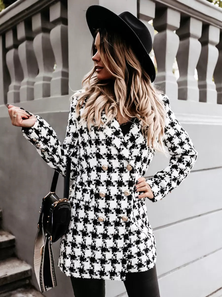 Women's fitted plaid tweed trench coat with gold buttons, checked pattern, classic style, from Homixa.