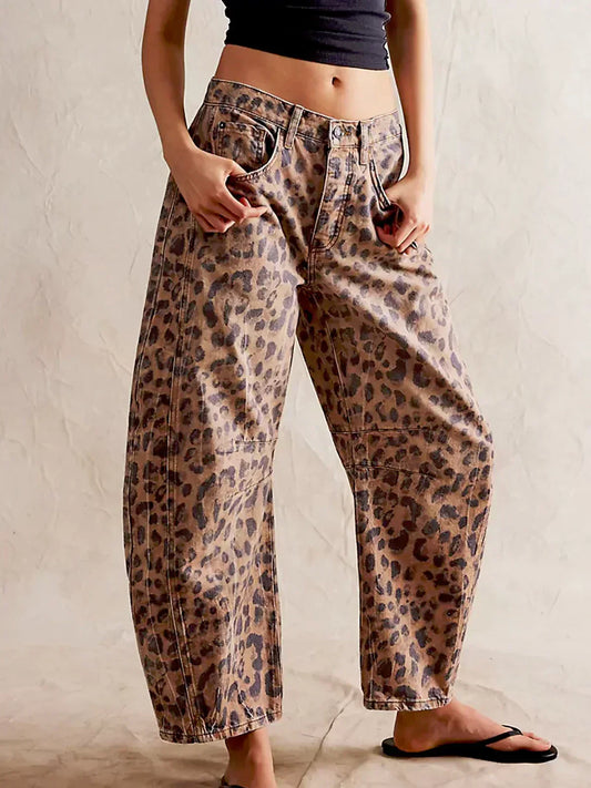 Women’s high-waisted wide-leg jeans by Homixa with belt loops, front pockets, and a relaxed fit, shown on a model.