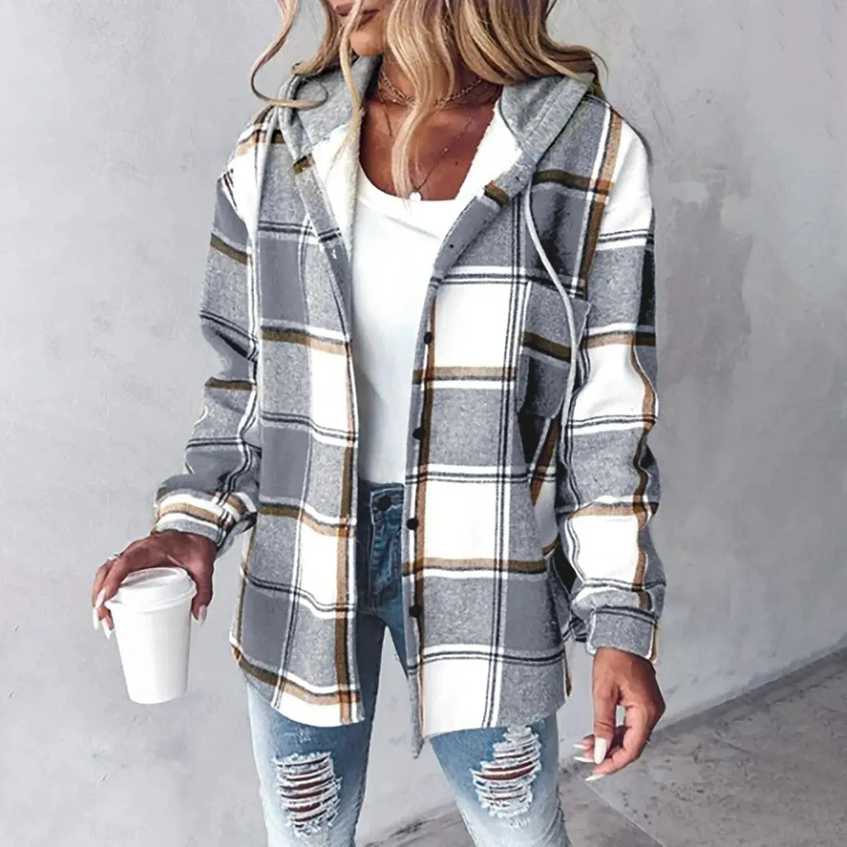 Women's Homixa insulated windproof jacket with long sleeves and lightweight design, perfect for cold weather activities.