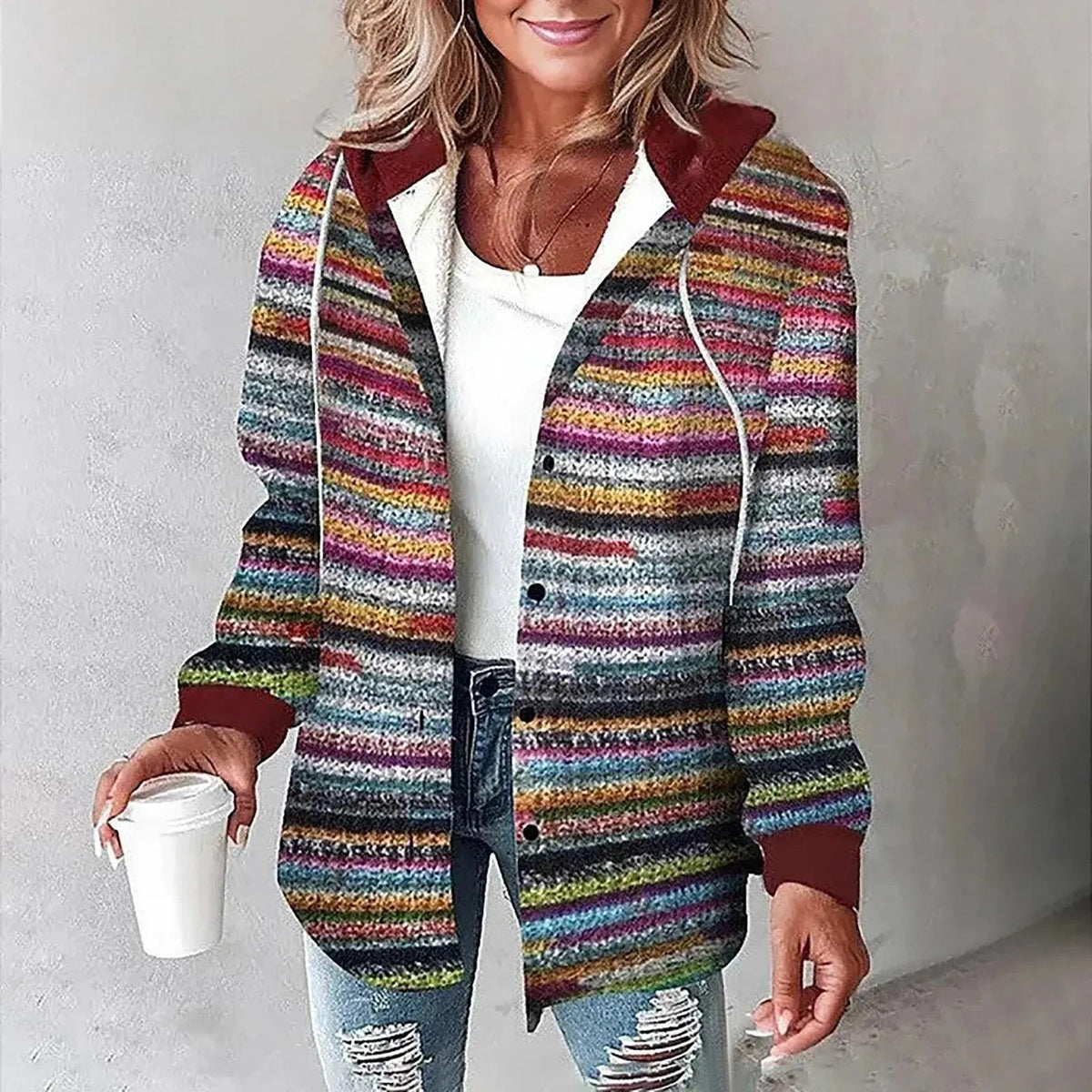 Women's Homixa insulated windproof jacket with long sleeves and a lightweight feel, ideal for staying warm and protected outdoors.