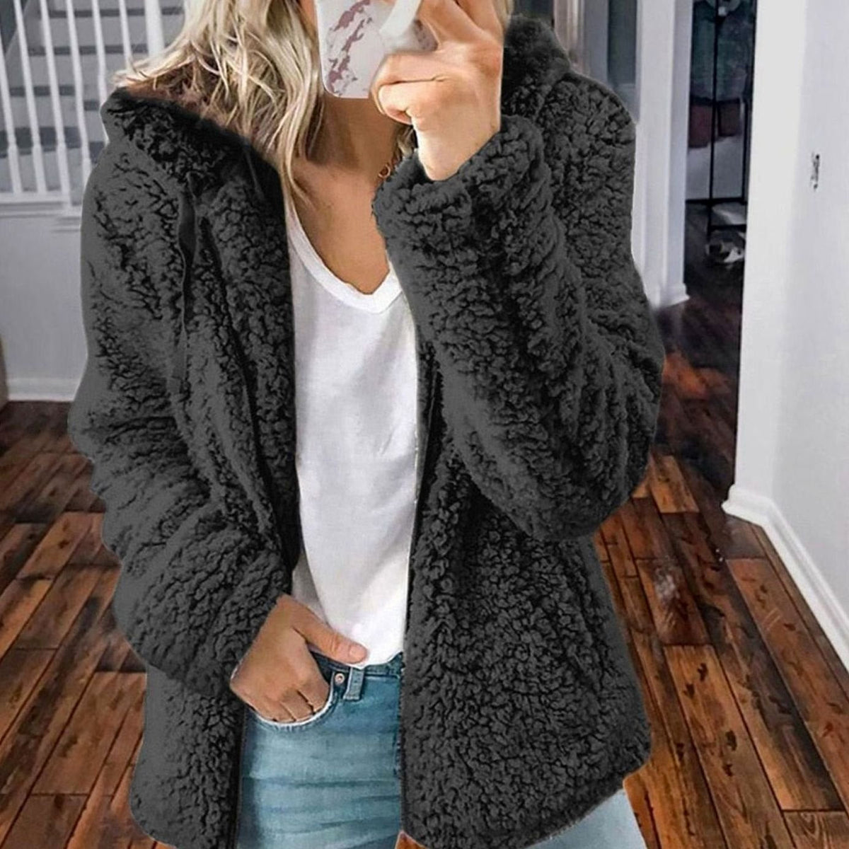 Women’s oversized hooded teddy fleece winter coat with full-zip front, soft fleece material, in a cozy, stylish design.