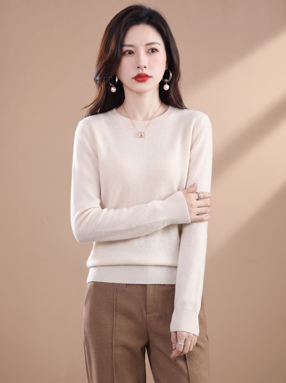 Women's soft cashmere crew-neck sweater with long sleeves and breathable knit, stylish and cozy round neck pullover by Homixa.
